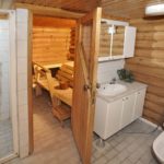 Karhunluolan wc ja pesutila sekä sauna