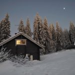 Kuutamonloistoa talviyössä Kanta-Hämeessä