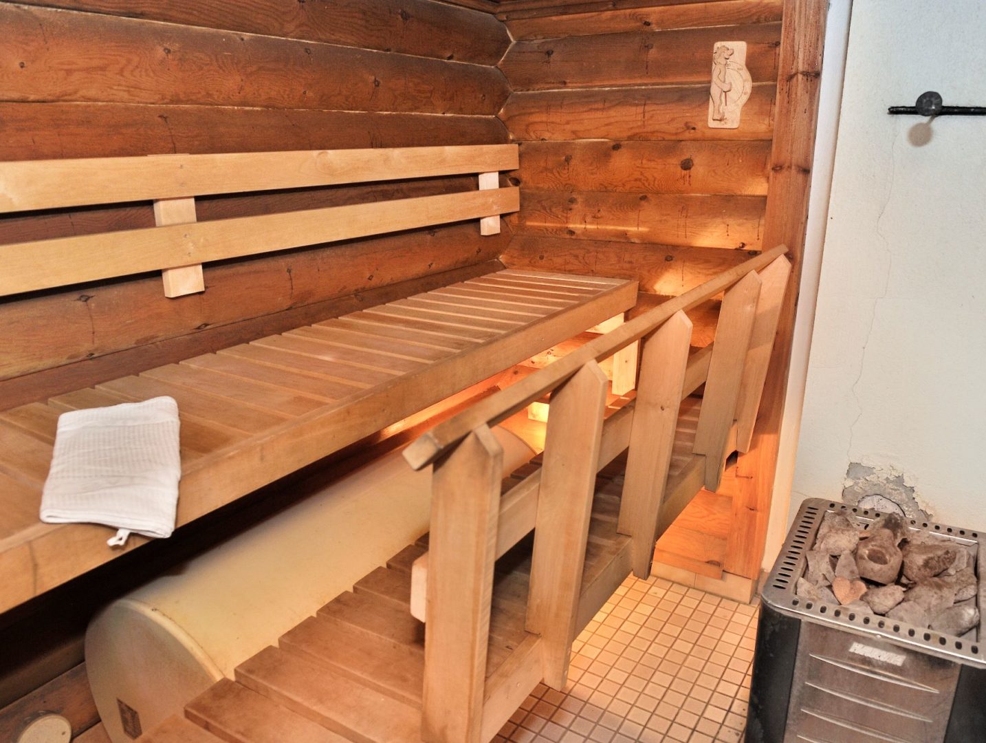 Kärkimökin sauna, puukiuas