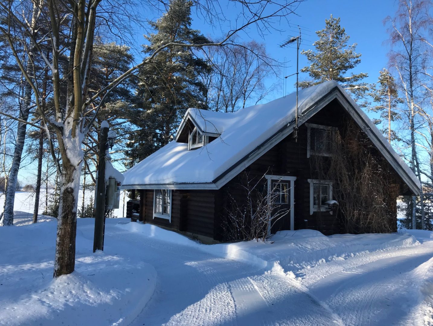 Kärkimökki talviaikaan